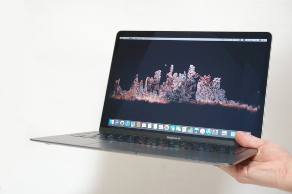 レビュー]MacBook Airはオシャレで軽量な持ち運べるノートパソコン